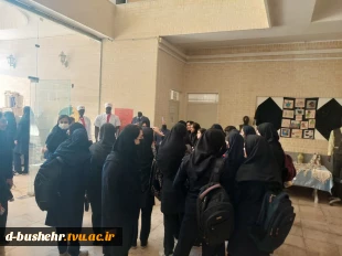 بازدید دانش آموزان هنرستان های فنی و حرفه ای و کاردانش شهرستان بوشهر از نمایشگاه آثار دانشجویان رشته طراحی دوخت و طراحی و چاپ پارچه 3