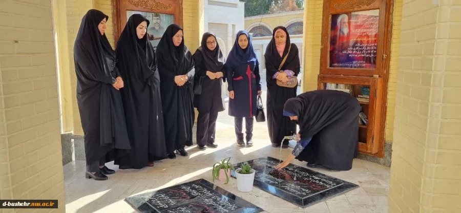 به مناسبت گرامیداشت دهه مبارک فجر و با هدف تجدید میثاق با شهدا؛
ادای احترام جمعی از اساتید آموزشکده ملی مهارت دختران بوشهر به مقام شامخ شهدای بوشهر 5
